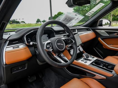 Used 2026 Jaguar F-PACE R-Dynamic S AWD/4WD image 2