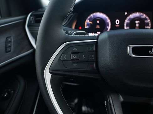 New 2026 Jeep Grand Cherokee L Limited RWD image 18