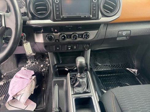 Used 2018 Toyota Tacoma SR5 image 15