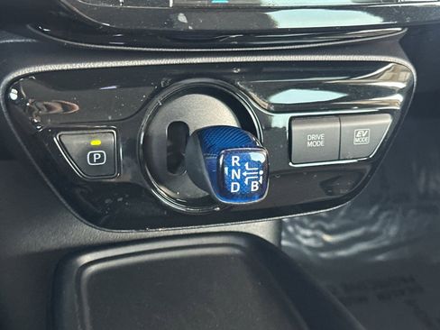 Certified 2020 Toyota Prius LE w/ Carpet Mat Package image 26