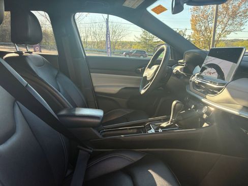 Used 2025 Jeep Compass Limited image 31