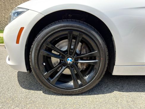Used 2017 BMW 340i xDrive Sedan AWD/4WD image 31
