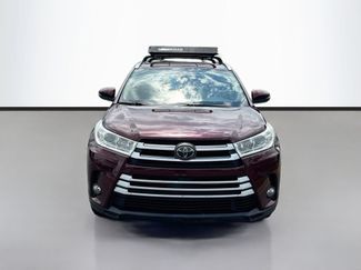 Used 2018 Toyota Highlander XLE FWD video 2