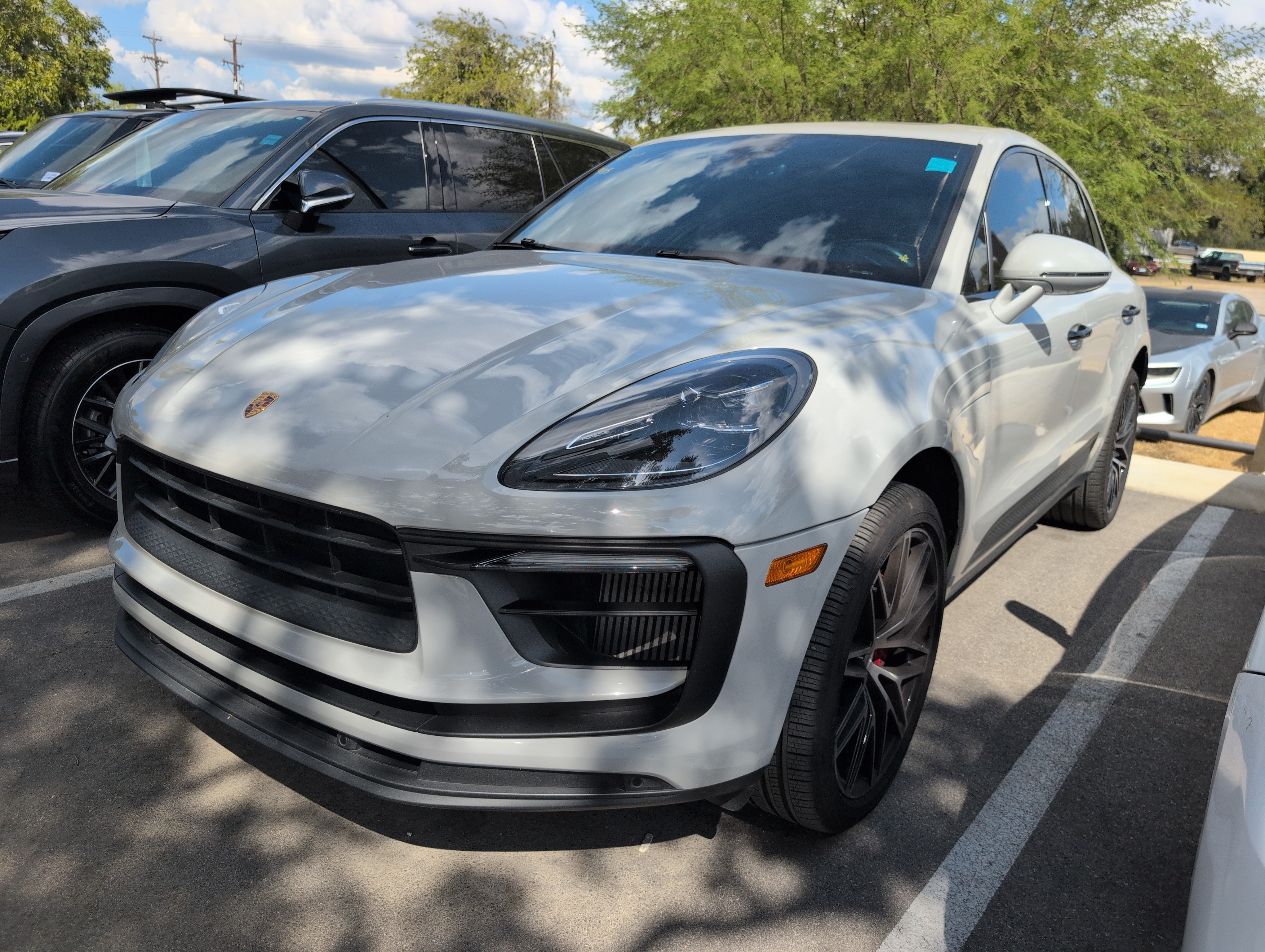 Used 2022 Porsche Macan S AWD/4WD image 1