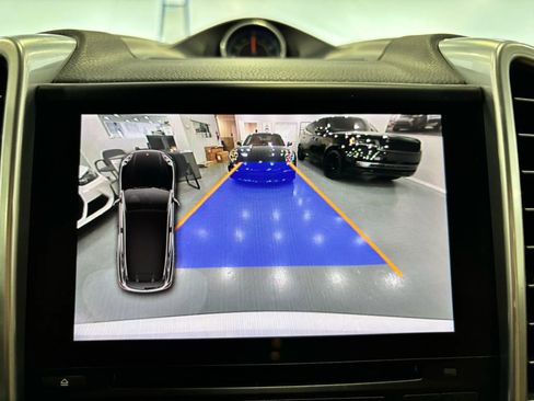 Used 2017 Porsche Cayenne Platinum Edition w/ Premium Package (PJV) image 37