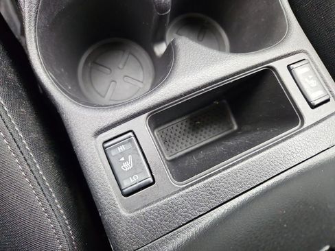 Used 2020 Nissan Rogue SV image 19