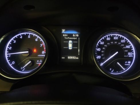 Used 2020 Toyota Camry SE image 23