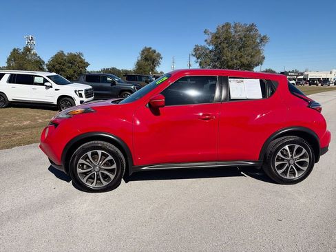 Used 2017 Nissan Juke SV image 2