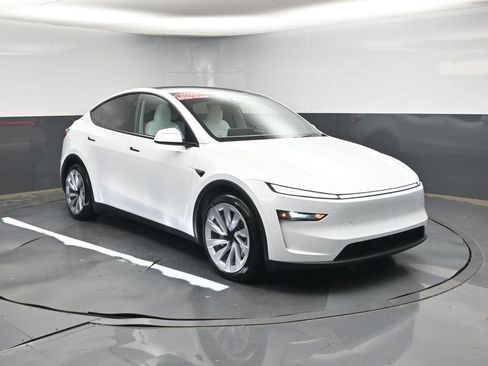 Used 2026 Tesla Model Y 2WD image 7