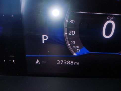 Used 2022 Volkswagen Tiguan SE R-Line image 5