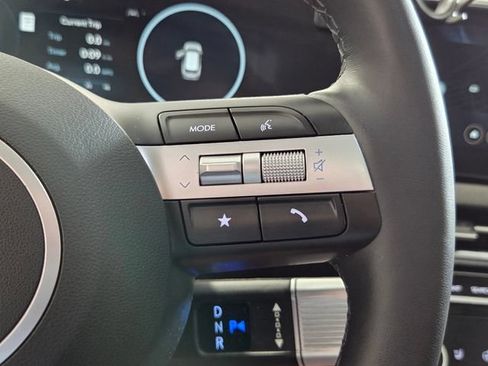 Certified 2025 Hyundai Tucson Limited FWD image 28