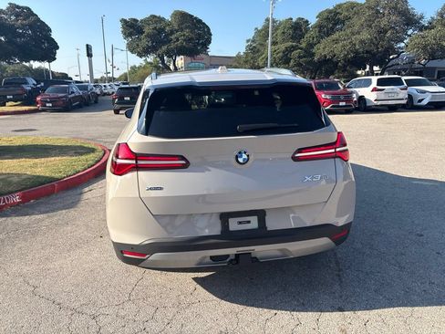 Used 2025 BMW X3 xDrive30i w/ Premium Package AWD/4WD image 4