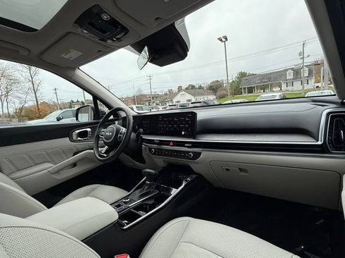 Used 2025 Kia Sorento SX image 24