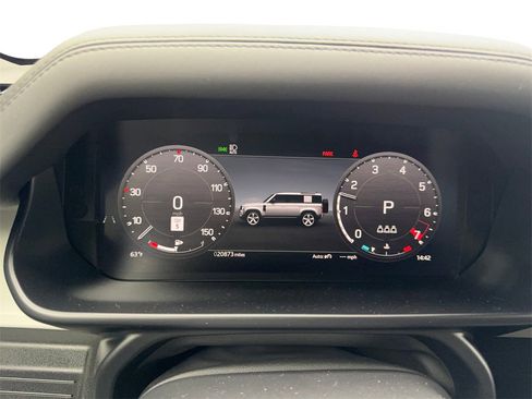 Used 2025 Land Rover Defender 110 S image 53
