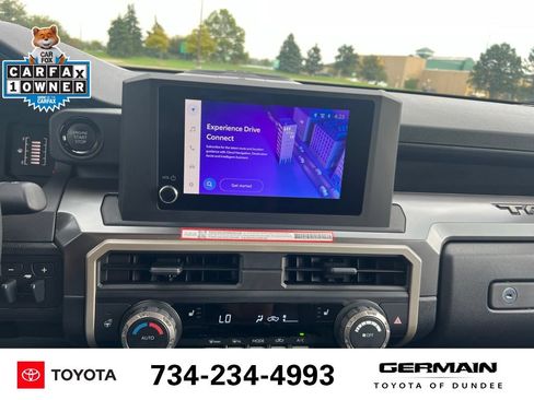 Used 2025 Toyota Tacoma SR5 AWD/4WD image 17