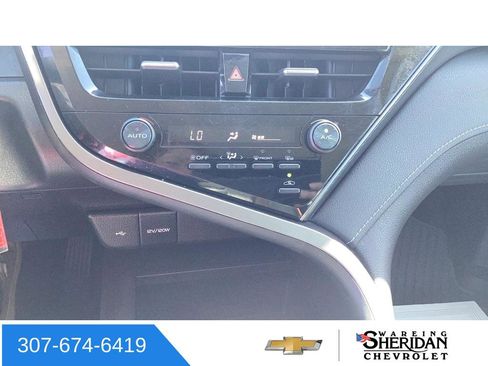 Used 2022 Toyota Camry SE FWD image 11