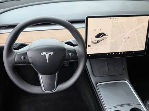 Used 2023 Tesla Model 3 Standard Range image 14