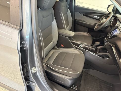 Used 2022 Chevrolet TrailBlazer LT w/ Convenience Package FWD image 22