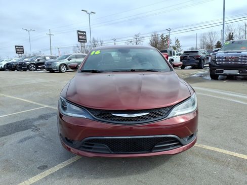 Used 2016 Chrysler 200 S w/ Comfort Group image 2