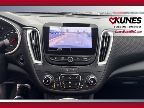 Used 2024 Chevrolet Malibu LT image 21