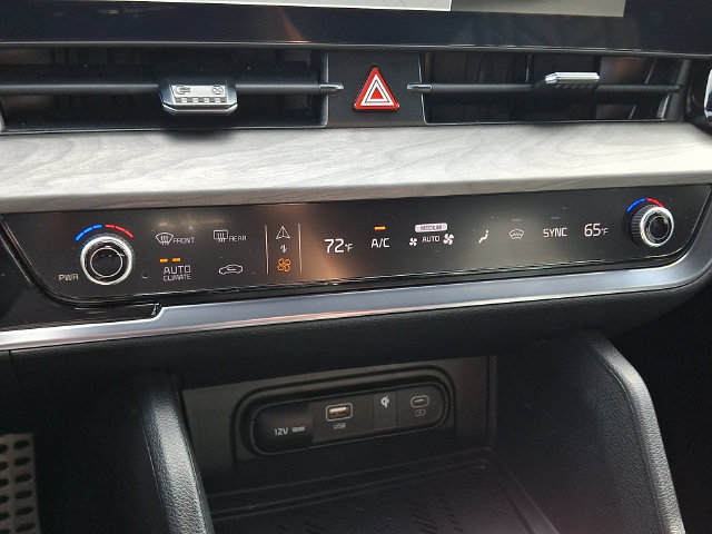 Used 2025 Kia Sportage X-Pro Prestige AWD/4WD image 16
