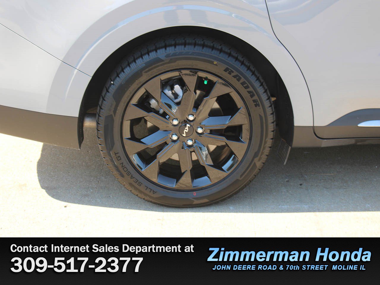 Used 2024 Kia Carnival SX FWD image 22