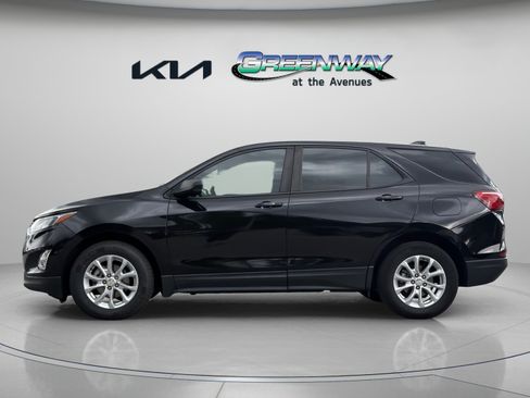 Used 2021 Chevrolet Equinox LS w/ LS Convenience Package FWD image 3