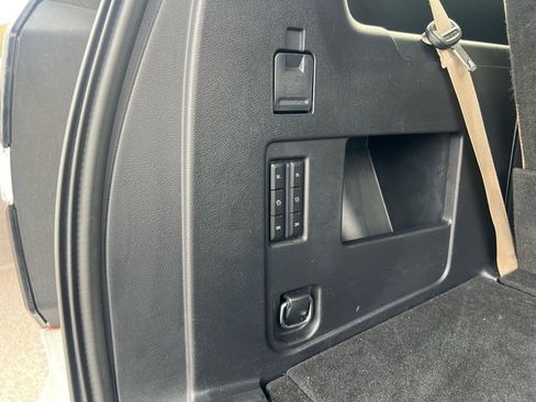 Used 2022 Ford Expedition Limited image 8