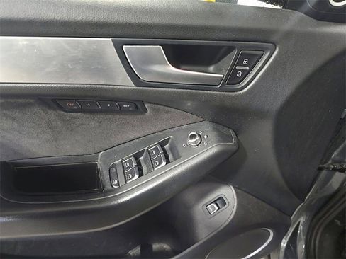 Used 2015 Audi SQ5 Prestige w/ Prestige Package image 11