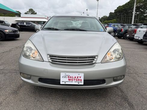 Used 2004 Lexus ES 330 w/ Premium Pkg FWD image 3