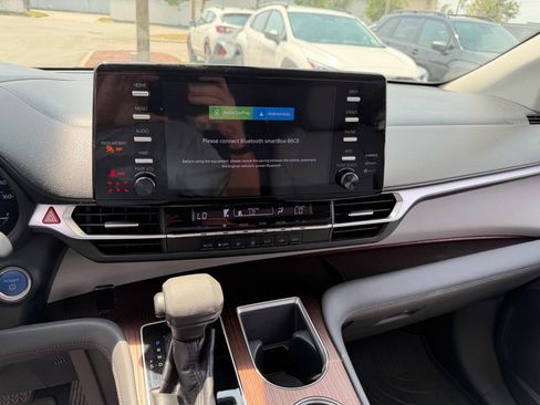 Used 2022 Toyota Sienna LE FWD image 26