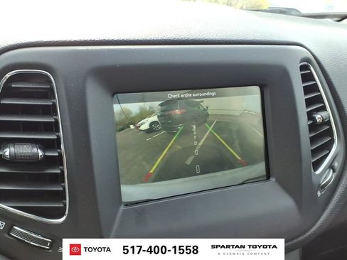 Used 2019 Jeep Compass Latitude w/ Popular Equipment Group FWD image 23