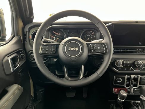 New 2025 Jeep Gladiator Mojave w/ Convenience Group image 12