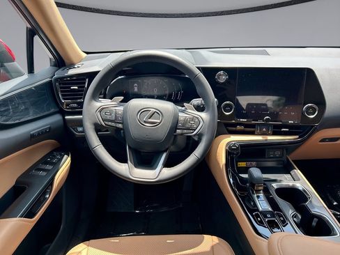 Used 2025 Lexus NX 250 FWD w/ Towing Package (2000 Lbs) image 20