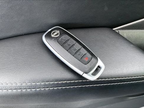 Used 2026 Nissan Rogue SV FWD image 14