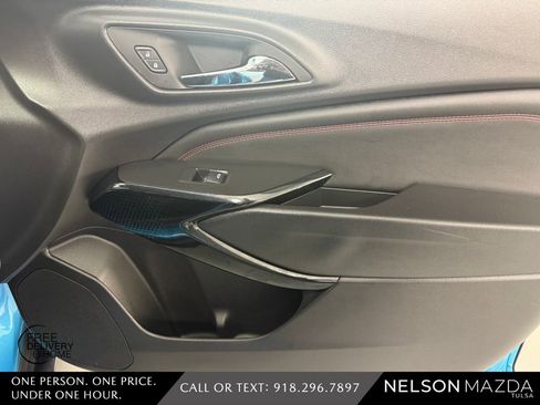 Used 2025 Chevrolet Trax RS w/ Driver Confidence Package FWD image 44