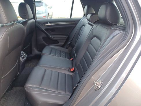 Used 2017 Volkswagen Golf R 4-Door image 7