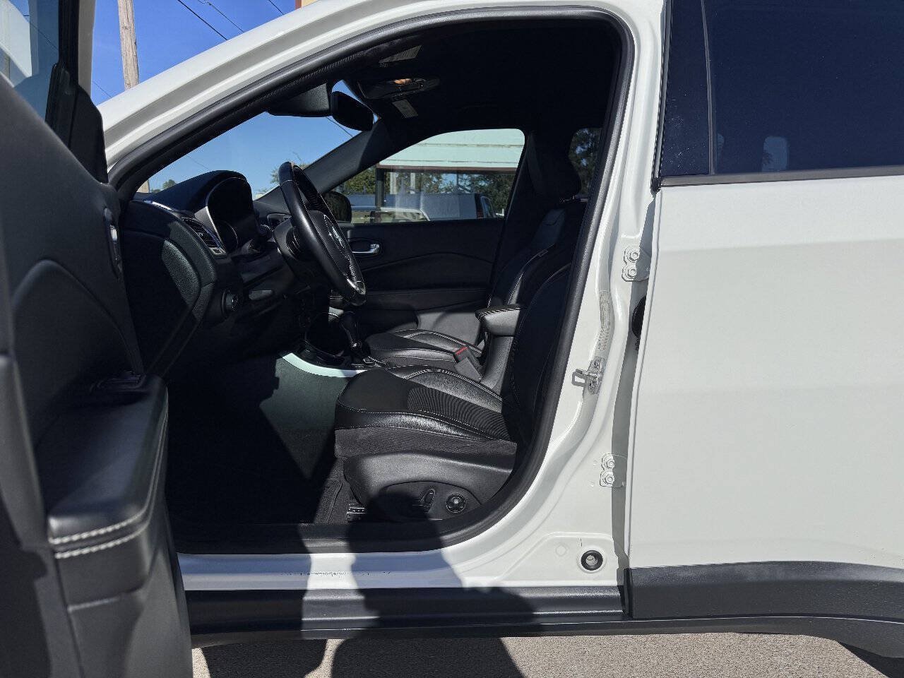 Used 2021 Jeep Compass Latitude AWD/4WD image 10