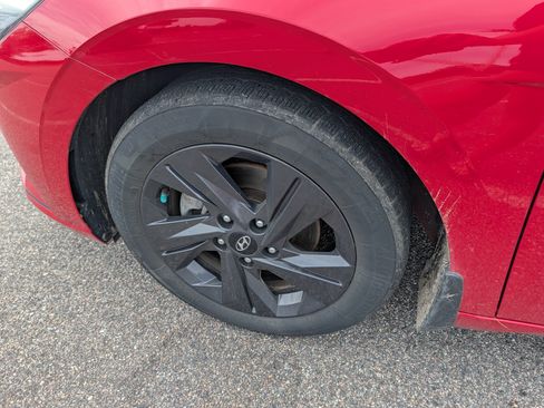 Used 2023 Hyundai Elantra SEL FWD image 5