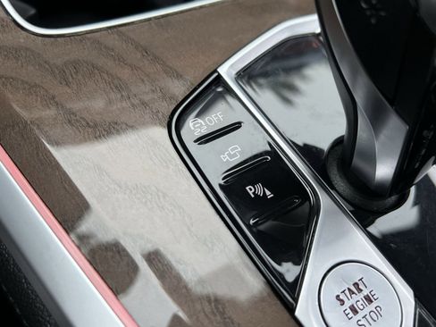 Used 2022 BMW X5 xDrive40i w/ Parking Assistance Package image 33