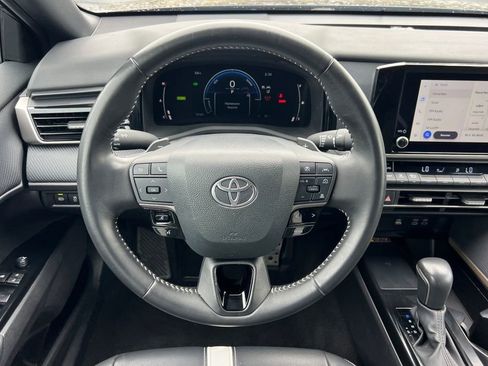 Used 2025 Toyota Camry SE FWD image 22