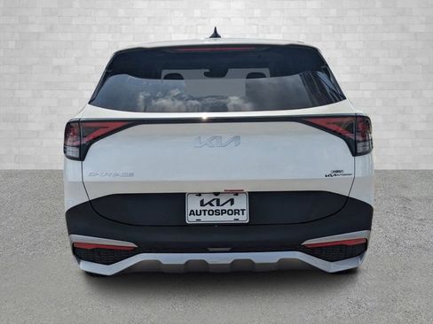 Used 2024 Kia Sportage LX image 4