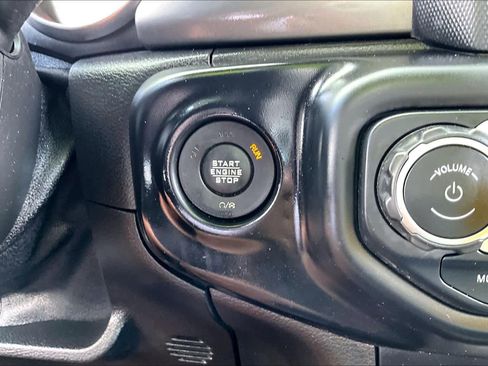 Used 2019 Jeep Wrangler Unlimited Rubicon image 33