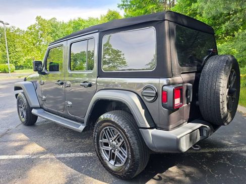 Used 2024 Jeep Wrangler Unlimited Sport AWD/4WD image 6