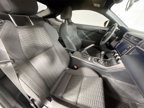 Certified 2025 Toyota GR86 image 38