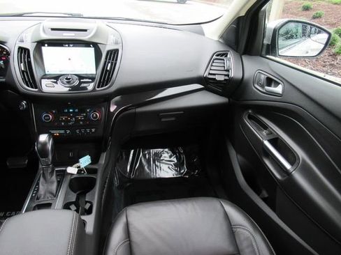 Used 2018 Ford Escape Titanium image 15