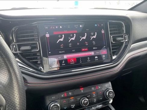 Used 2024 Dodge Durango GT image 7