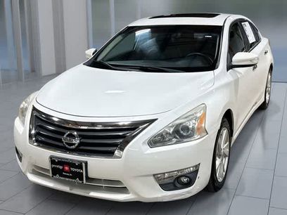 Used 2013 Nissan Altima 2.5 SV w/ 2.5SV Convenience Pkg
