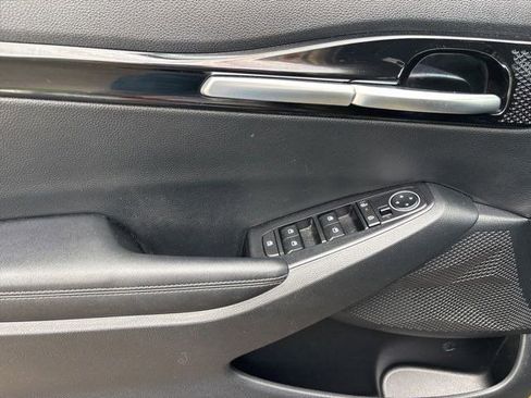 Used 2024 Kia Seltos S FWD image 13