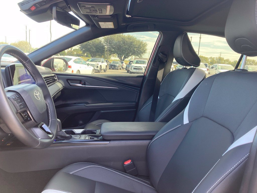 Used 2026 Toyota Camry SE w/ Convenience Package FWD image 10